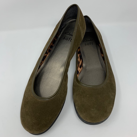 clarks soft cushion flats